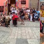 Esto es México, ayudándonos unos a otros en necesidad