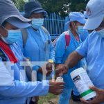 Brigadistas visitan Laureles Sur, en Managua, para fumigar y abatizar Brigadistas en jornada de fumigación en Managua
