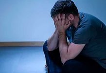 ¡OMG! Atónito quedó un hombre al enterrarse nació con ovarios y útero