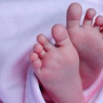 ¡Inusual! Bebé nace con cuatro brazos y cuatro piernas en la India