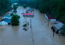 Devastadoras inundaciones cobran la vida de tres personas en Kentucky Devastadoras inundaciones cobran la vida de dos personas en Kentucky