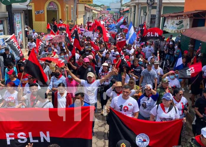 Marea roja y negra se desborda en las calles de Juigalpa
