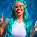 ¿Por qué Karol ocultó su cabello azul con una tela negra?
