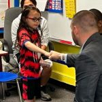 Salva a compañerito gracias a una maniobra que vio en “The Good Doctor” Héroe lo salva de morir ahogado gracias a una serie