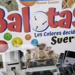 ¡Gran suerte! Guarda de seguridad se gana una camioneta con la Lotería Nacional Balotas, de la Lotería Nacional, entrega camioneta