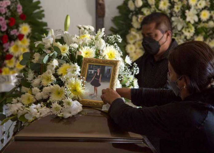 Cuerpo de Debanhi Escobar es desenterrado para realizar tercera autopsia