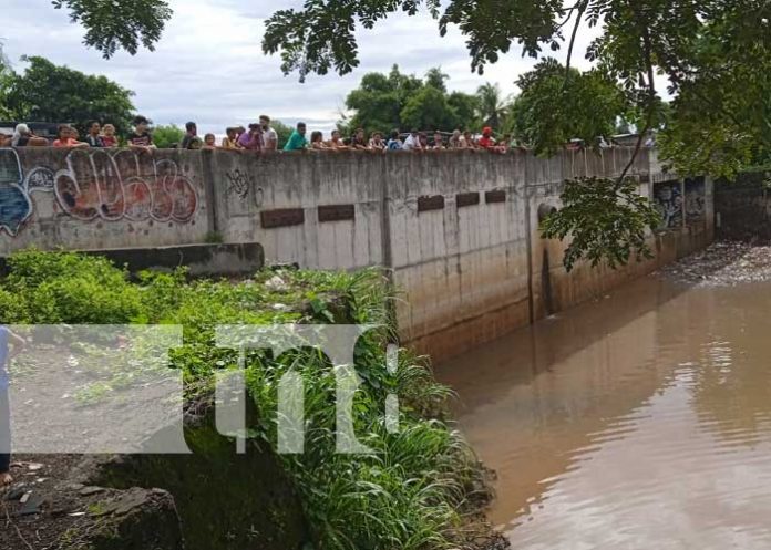 Hallan cuerpo de un hombre en micropresa de Managua