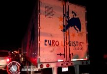«Coyotes» dejan abandonados a 98 migrantes dentro de un tráiler en México "Coyotes" dejan abandonados a 98 migrantes dentro de un tráiler en México