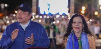 Daniel y Rosario en Gorée, Senegal: arriba los pobres del Mundo!