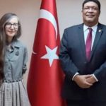 Señora Fatma Pihava Ünlü y Compañero Valdrack Jaentschke