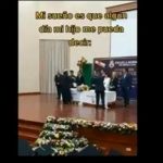 Niño dedica a mamá emotivas palabras en graduación