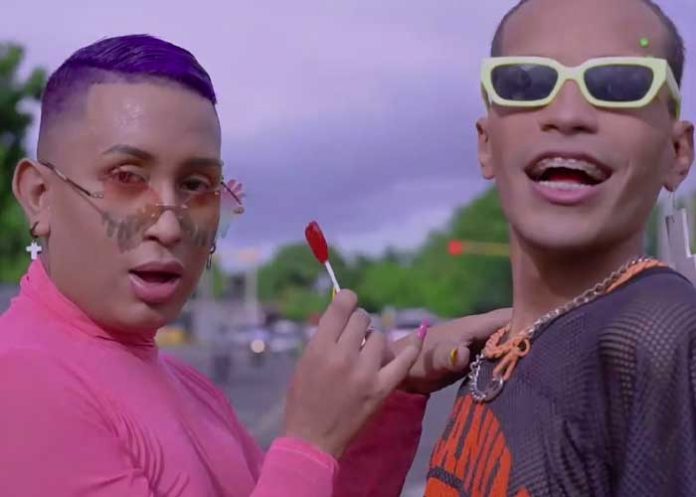 Video musical Chupa Paletita de La Juan Pablo