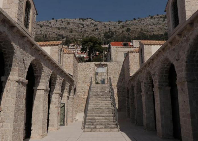 sexo1 Pareja teniendo sexo son obligados a dejar de fornicar