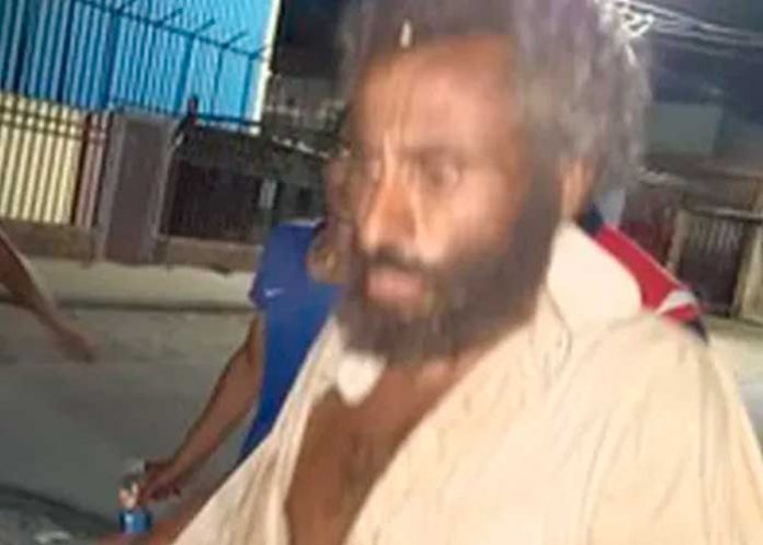 ¡Clase susto! Aparece vivo en un panteón después de ser enterrado