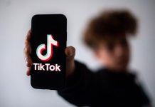 Niñas mueren tras hacer ‘reto del apagón’ y sus padres demandan a Tik Tok Abogado dijo que TikTok debe rendir cuentas por niñas