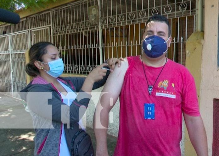 Población de Managua contentos por brigada voluntaria 