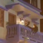 ¡Degenere! Captan a pareja "de perrito" en un balcón de Cartagena (VIDEO)