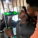 ¡Todo por una apuesta! Muere por beber una botella de alcohol en 2 minutos