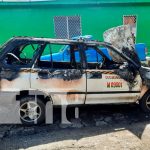 Managua: Totalmente inservible terminó un taxi luego de incendiarse Managua: Totalmente inservible terminó un taxi luego de incendiarse