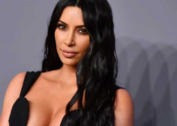 Con sexy bikini, Kim Kardashian se siente 'increíble' desde el mar