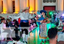 Realizan festival y pasarela de trajes de fantasía folclórica en Managua Pasarela de trajes de fantasía folclórica en Managua