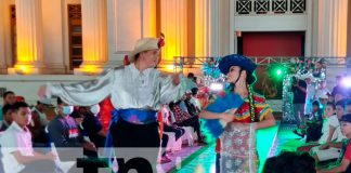 Pasarela de trajes de fantasía folclórica en Managua
