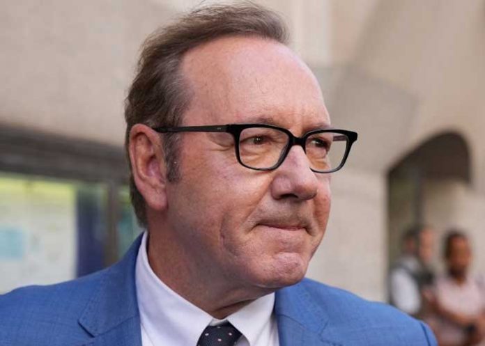 Kevin Spacey pagará fuerte suma de dinero por violar de un hombre