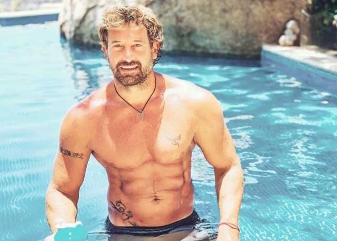 1 'Como si fuera Ken', Gabriel Soto recibe su muñeco al estilo Barbie
