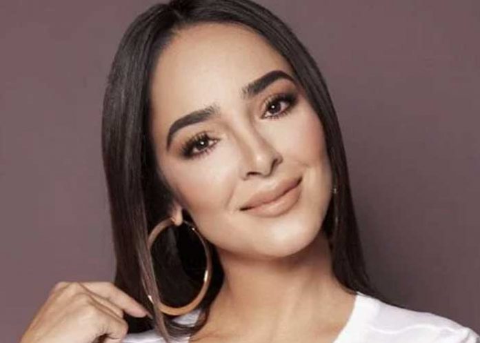 Manelyk Gonzalez presume su 'casi perfecta' figura en sexy bikini