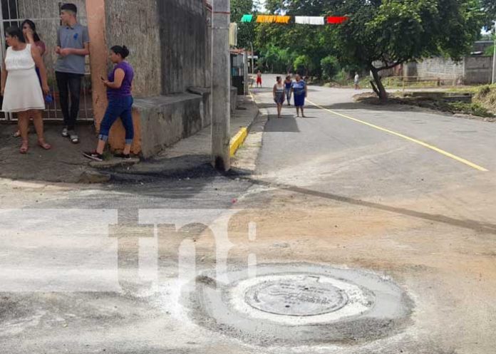 Managua: Familias del Bo. Adolfo Reyes celebran calles nuevas