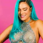 Como Dios la trajo al mundo': Karol G envía atrevido mensaje