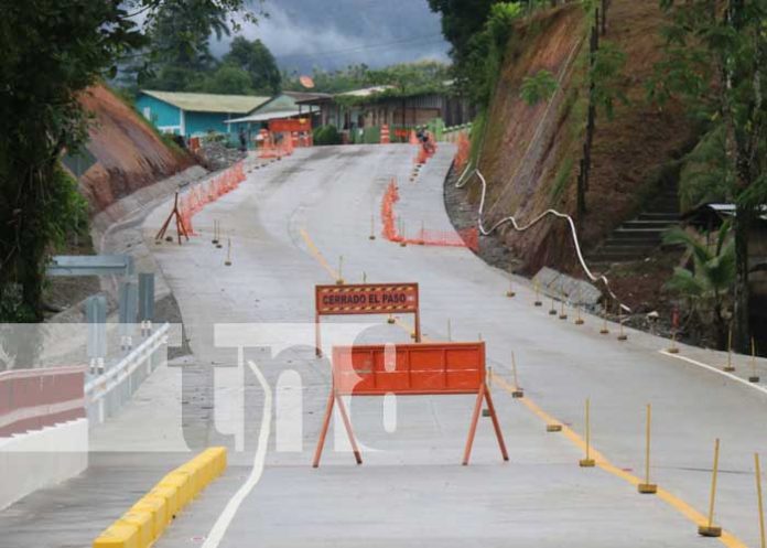 Carretera de concreto hidráulico avanza de Rosita a Bonanza