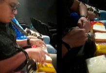 ¿Todo está caro? Joven se prepara un sándwich en plena sala de cine Joven se prepara un sándwich en plena sala de cine