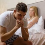 "No ser bueno en la cama provoca daños psicológicos en los hombres"