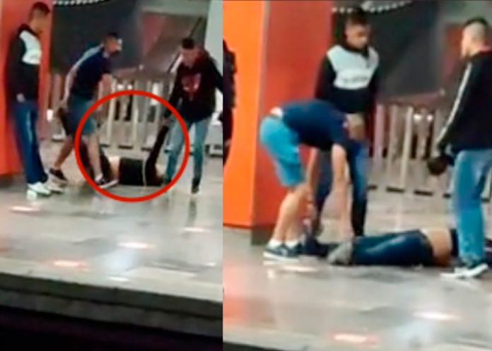 1 Cargan a su amigo borracho en el metro de México