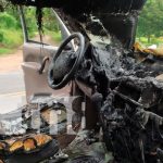 Chontales: Vehículo agarra fuego en las cercanías al Empalme de Lóvago Vehículo agarra fuego en las cercanías al empalme de lovago, Chontales