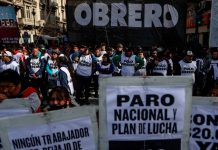 Organizaciones de Argentina marchan por un aumento del salario mínimo Organizaciones de Argentina marchan por un aumento del salario mínimo