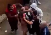 «Como Dios lo trajo al mundo»: Hinchas en Brasil desnudan a rival "Como Dios lo trajo al mundo": Hinchas en Brasil desnudan a rival