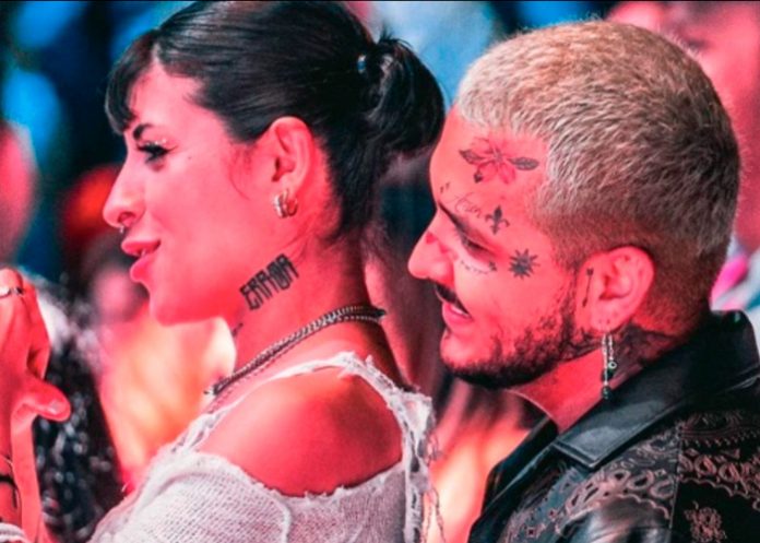 1 ¿Desafortunado en el amor? Cazzu le habría sido infiel a Christian Nodal