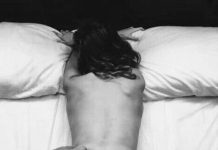 Curiosidades de tener relaciones "en cuatro" que debes saber