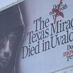 Misteriosos carteles en EEUU piden que «no te mudes a Texas» Misteriosos carteles en EEUU piden que "no te mudes a Texas"