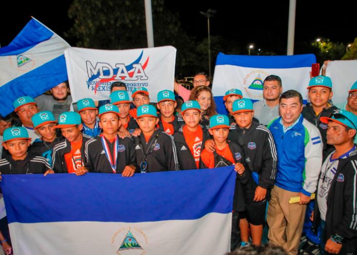 1 Reciben en Nicaragua la Selección Nacional de Beisbol Infantil