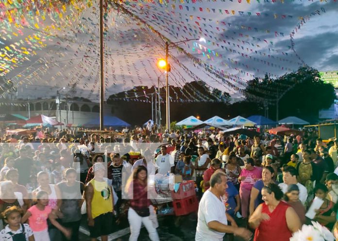 Inician las fiestas tradicionales de Managua con el “palo lucio”