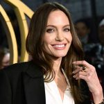 ¡VIDEO! Angelina Jolie deja en evidencia que el baile no es lo suyo ¡VIDEO! Angelina Jolie deja en evidencia que el baile no es lo suyo