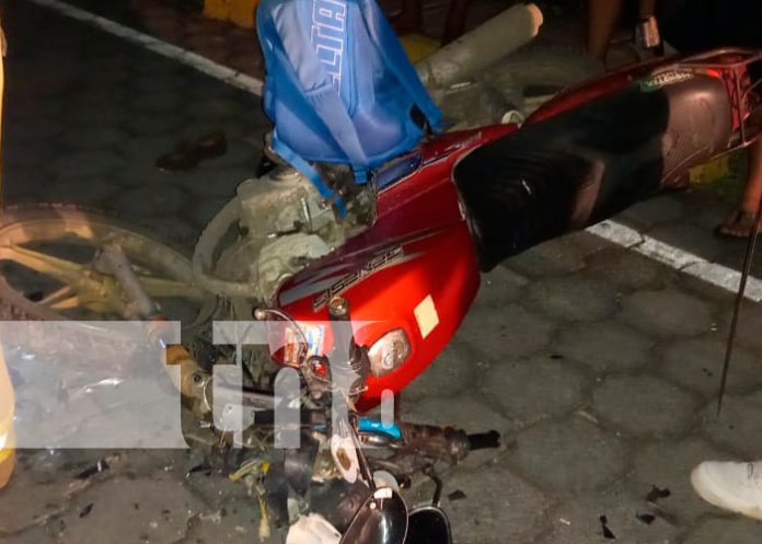 2 Accidente de tránsito sobre la Carretera en Granada-Malacatoya