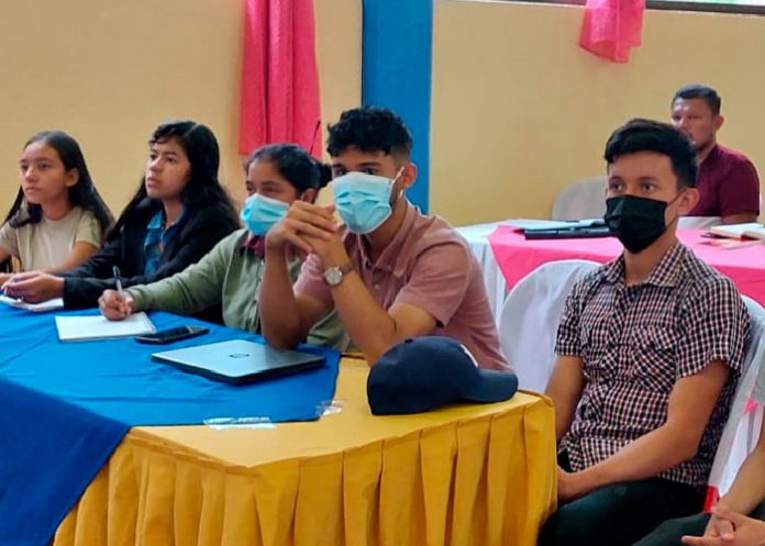 MINED realiza taller regional de tecnologías educativas en Matagalpa