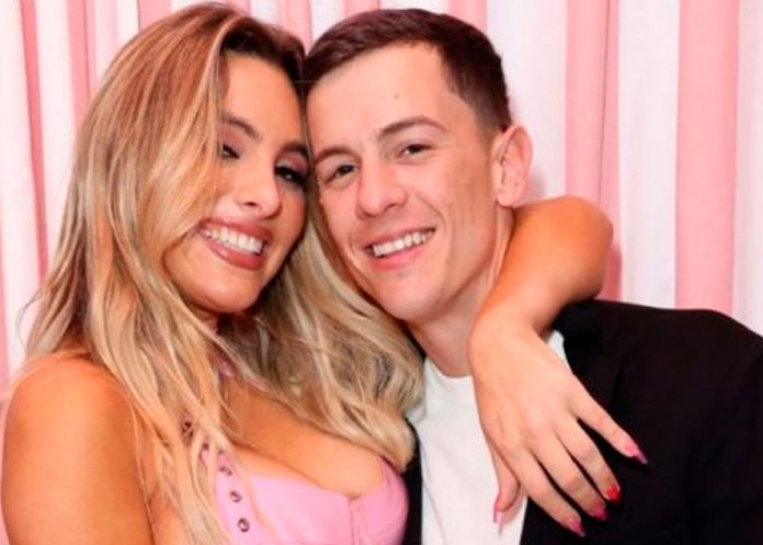 Guaynaa le propone matrimonio a Lele Pons en el Tomorrowland.