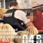 Mujer semidesnuda crea pánico en avión al decir que lleva explosivos Mujer semidesnuda crea pánico en avión al decir que lleva explosivos