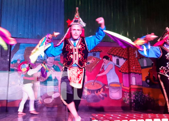 Realizan noche de marimbas en Diriomo
