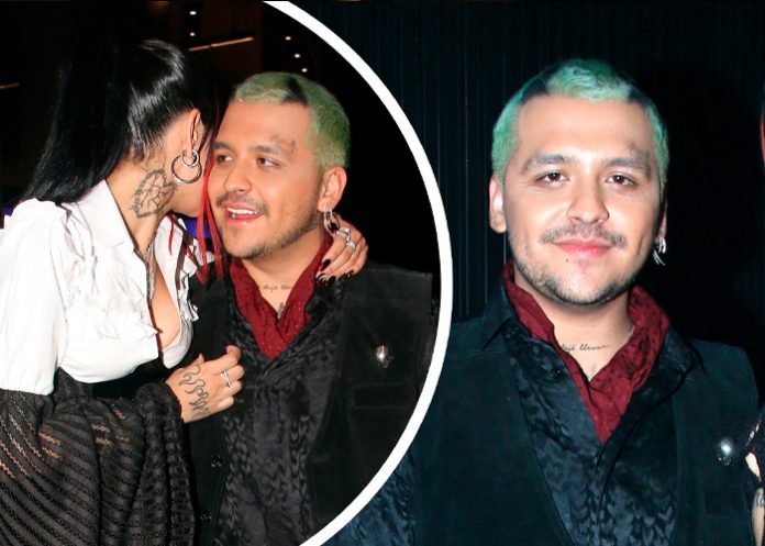 2 ¿Nos engañó a todos? Nodal cubrió sus tatuajes para un video musical